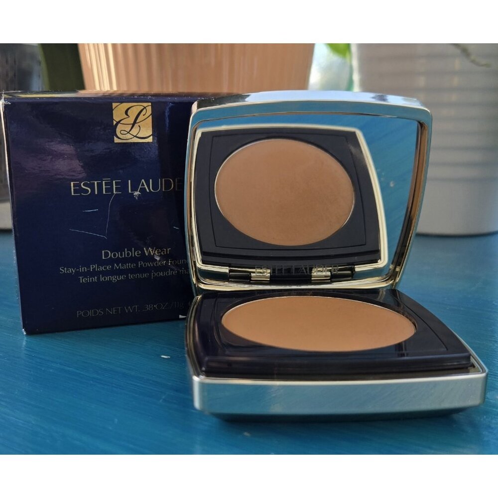 Estee Lauder Double Wear Stay-in-Place Matte Powder Foundation 6W1 Sandalwood - Picture 7 of 7